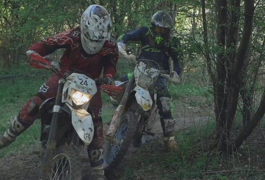 Watch: Enduro rider's incredibly close call